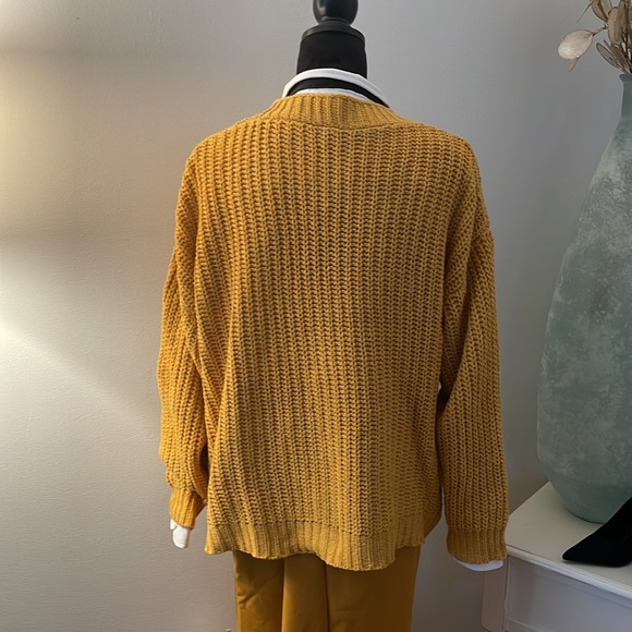 Golden Yellow\Mustard Sweater - Picture 4 of 10